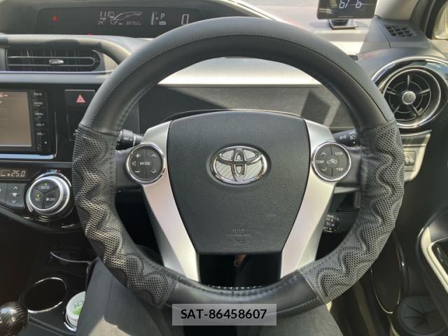 Toyota AQUA 2015-08 7356805-16