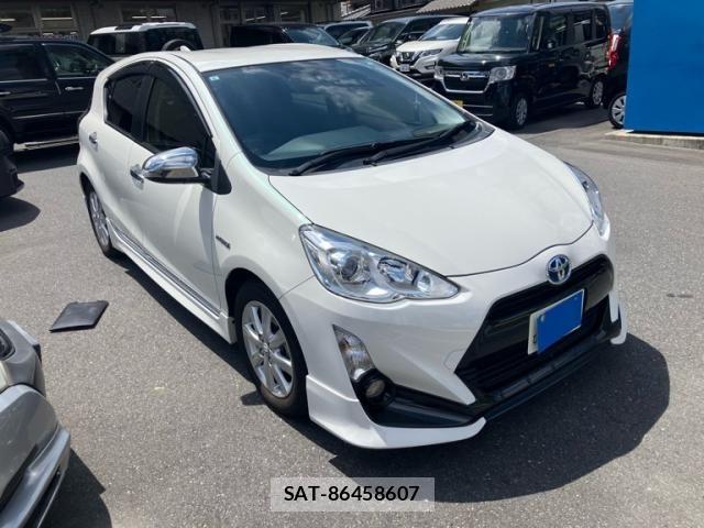 Toyota AQUA 2015-08 7356805-1