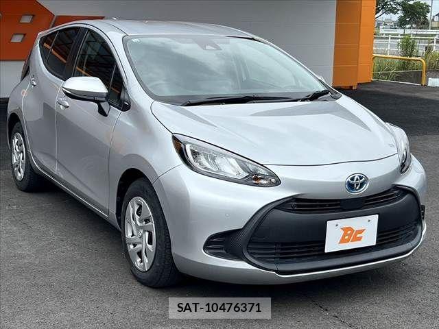 Toyota AQUA 2021-11 7356781-9