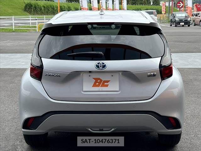 Toyota AQUA 2021-11 7356781-13