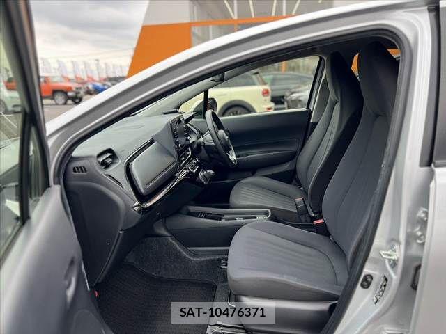 Toyota AQUA 2021-11 7356781-16