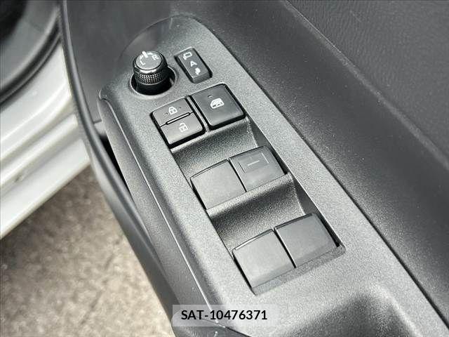 Toyota AQUA 2021-11 7356781-24