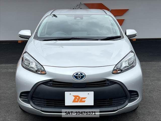Toyota AQUA 2021-11 7356781-8