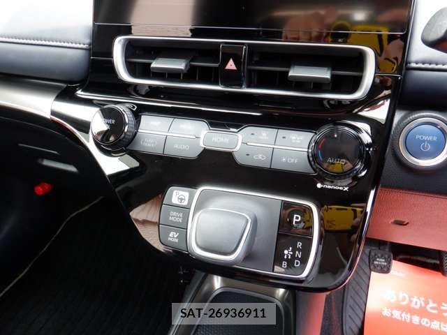 Toyota AQUA 2023-03 7356763-18