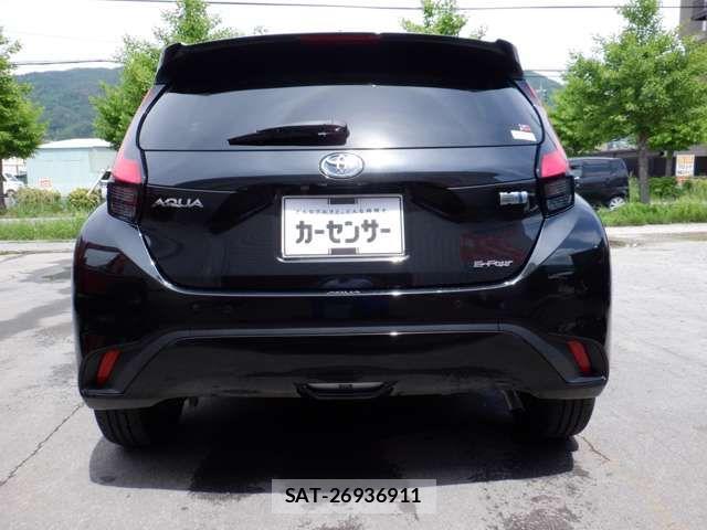Toyota AQUA 2023-03 7356763-4