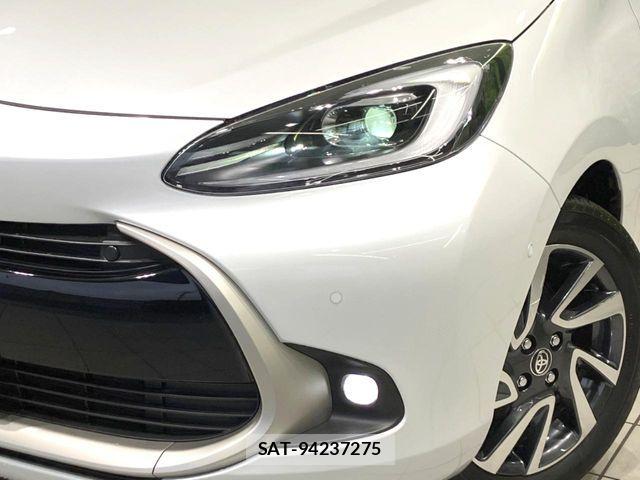 Toyota AQUA 2023-09 7356760-11