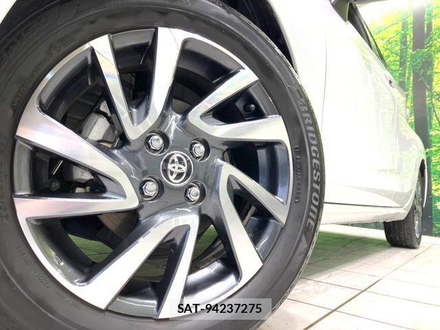 Toyota AQUA 2023-09 7356760-12