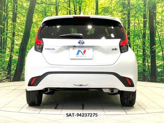 Toyota AQUA 2023-09 7356760-14
