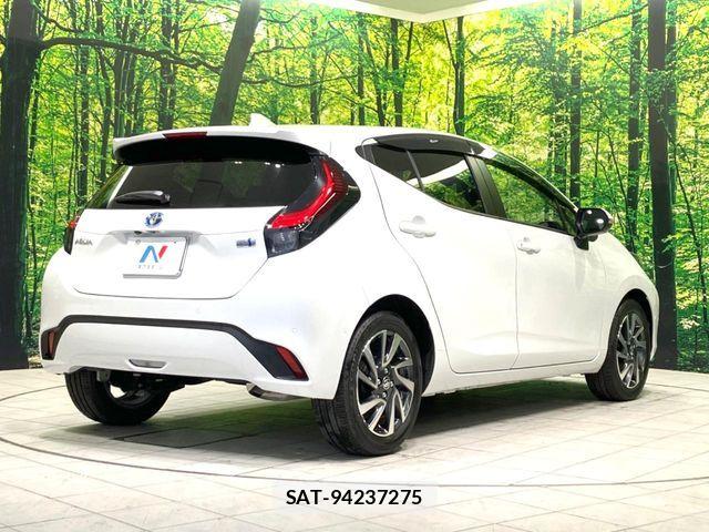 Toyota AQUA 2023-09 7356760-16