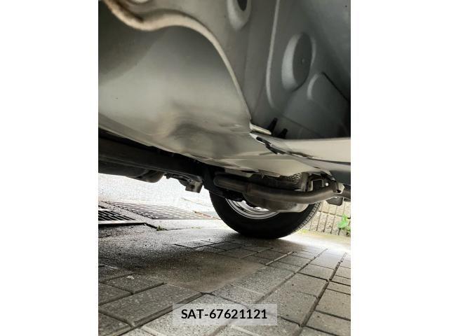 Toyota AQUA 2013-02 7356816-9