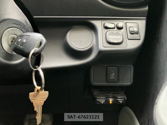 Toyota AQUA 2013-02 7356816-16