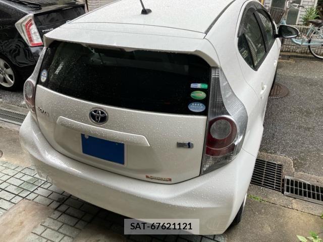 Toyota AQUA 2013-02 7356816-3