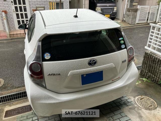 Toyota AQUA 2013-02 7356816-4