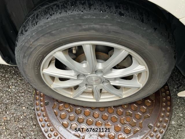 Toyota AQUA 2013-02 7356816-7