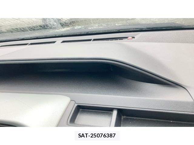 Toyota AQUA 2013-07 7356817-9