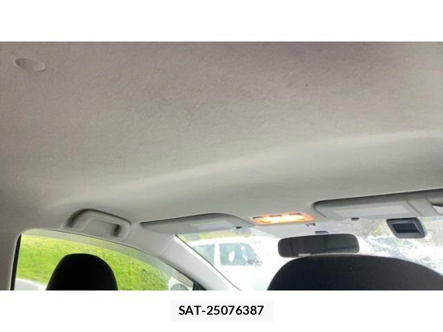 Toyota AQUA 2013-07 7356817-15