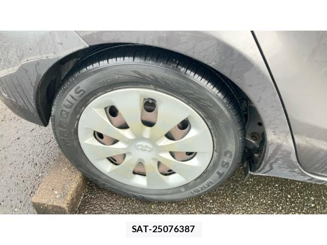 Toyota AQUA 2013-07 7356817-22