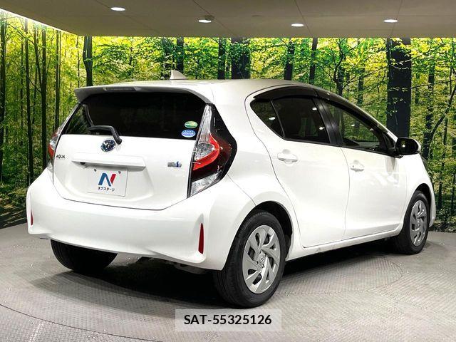 Toyota AQUA 2021-04 7356786-16