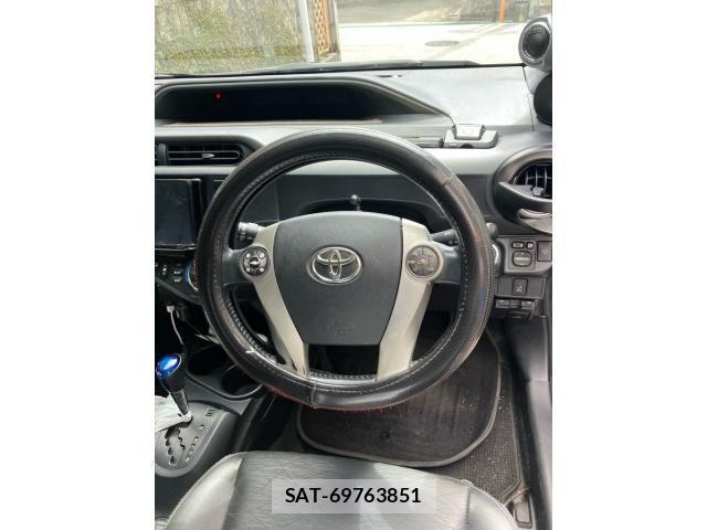 Toyota AQUA 2013-08 7356824-15