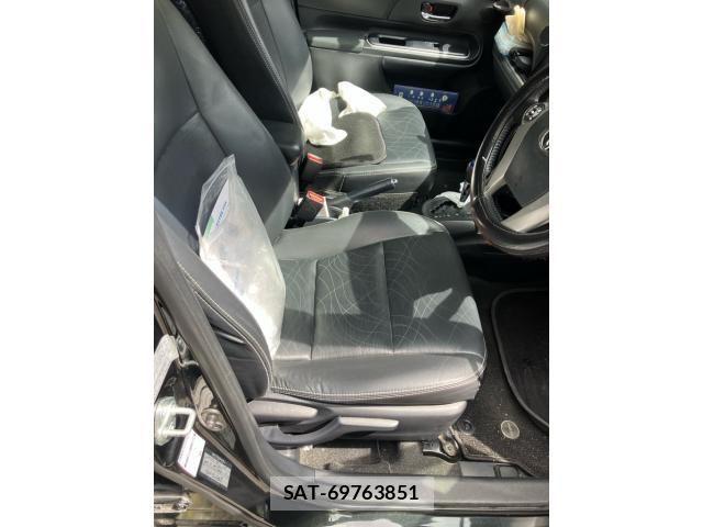Toyota AQUA 2013-08 7356824-16