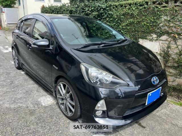 Toyota AQUA 2013-08 7356824-1