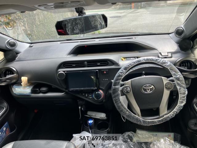 Toyota AQUA 2013-08 7356824-19