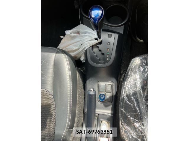 Toyota AQUA 2013-08 7356824-23
