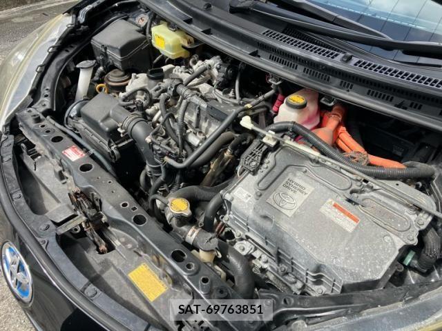 Toyota AQUA 2013-08 7356824-4