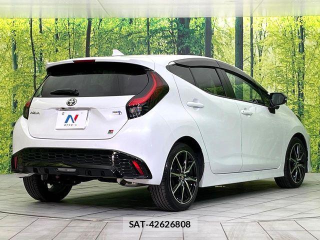 Toyota AQUA 2023-12 7356762-16