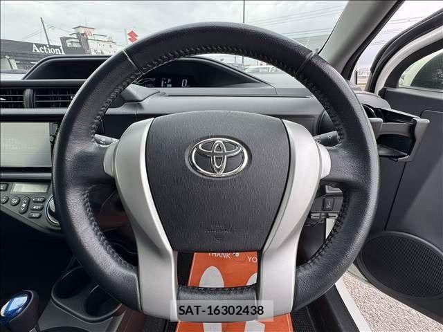 Toyota AQUA 2014-10 7356796-11