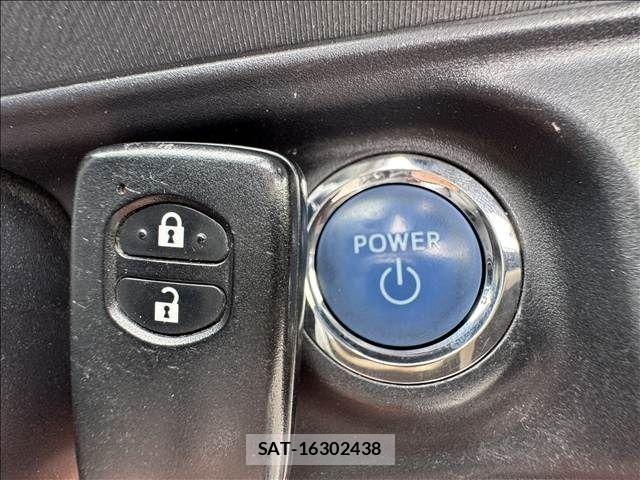 Toyota AQUA 2014-10 7356796-12