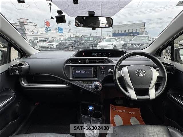 Toyota AQUA 2014-10 7356796-1