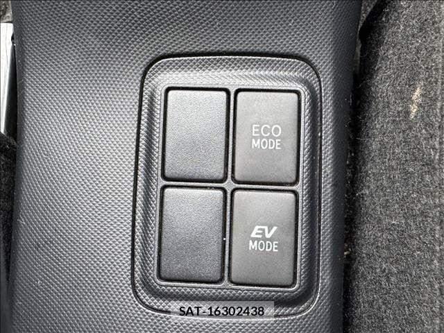 Toyota AQUA 2014-10 7356796-23