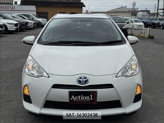 Toyota AQUA 2014-10 7356796-2