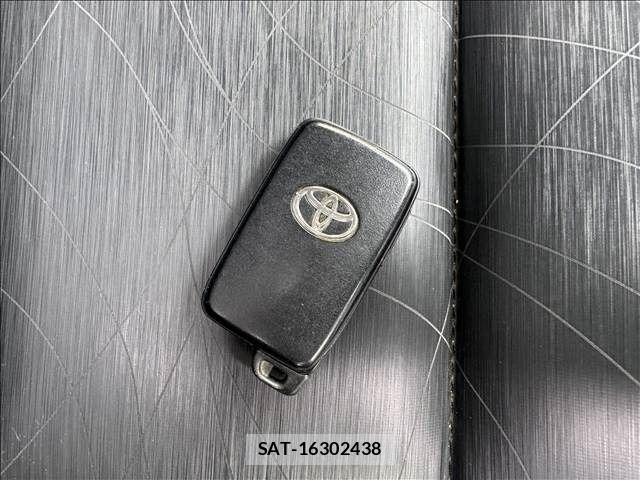 Toyota AQUA 2014-10 7356796-29