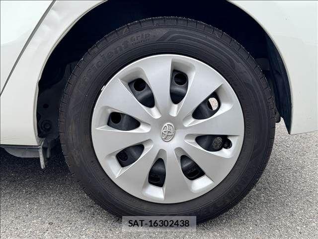 Toyota AQUA 2014-10 7356796-7