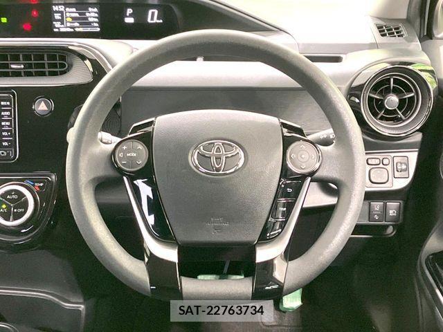 Toyota AQUA 2017-11 7356780-10