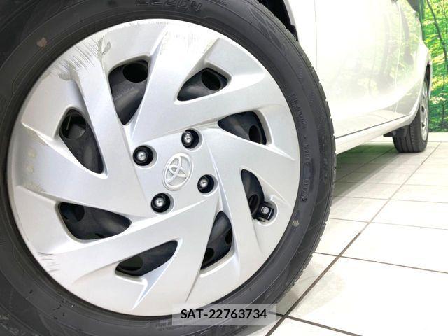 Toyota AQUA 2017-11 7356780-12