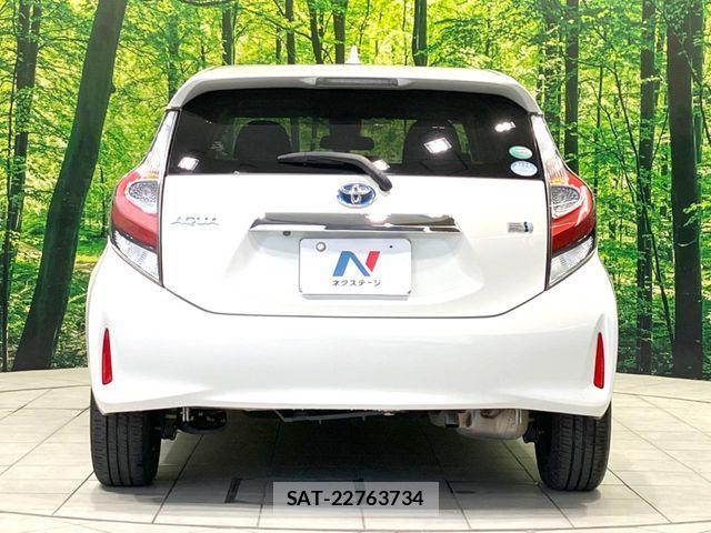 Toyota AQUA 2017-11 7356780-14