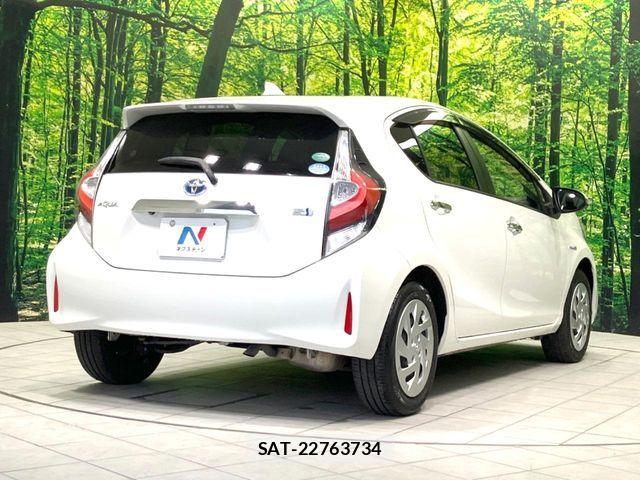 Toyota AQUA 2017-11 7356780-16