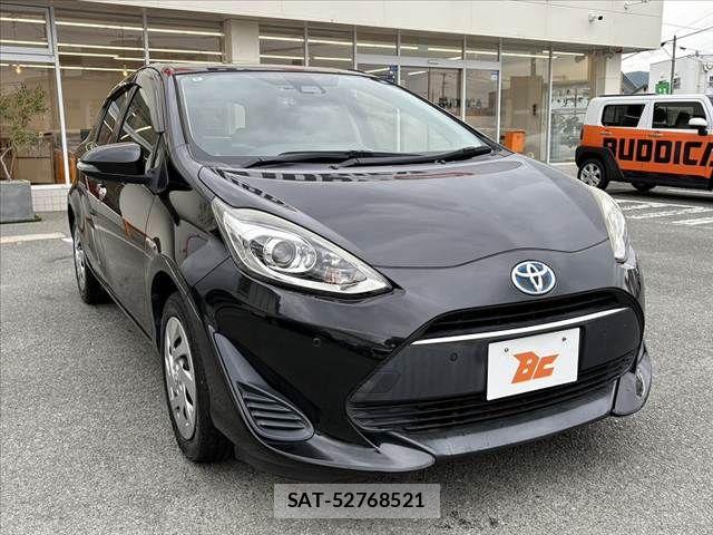 Toyota AQUA 2018-05 7356788-9