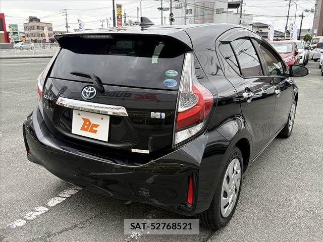 Toyota AQUA 2018-05 7356788-12