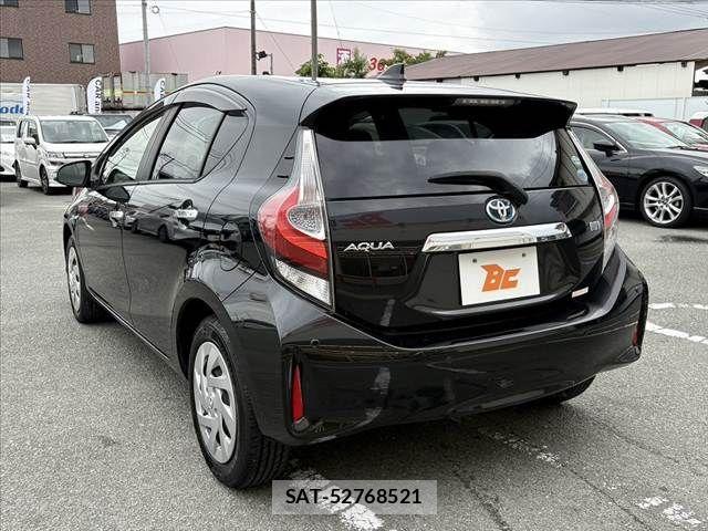 Toyota AQUA 2018-05 7356788-14