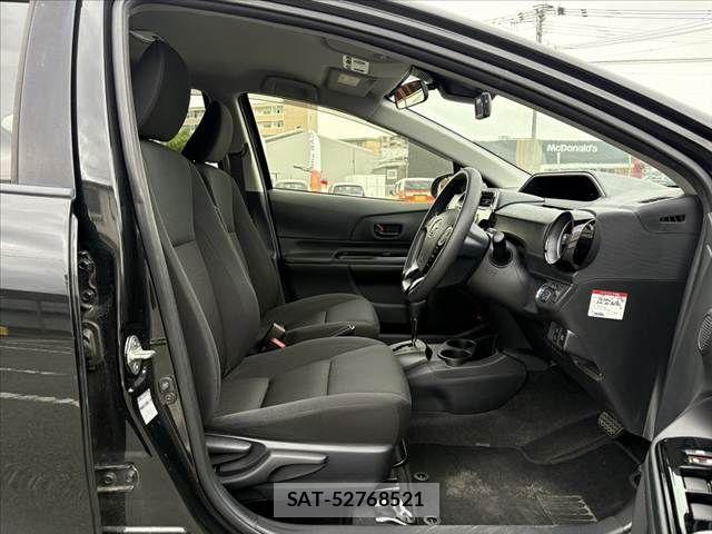 Toyota AQUA 2018-05 7356788-15