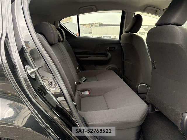 Toyota AQUA 2018-05 7356788-17