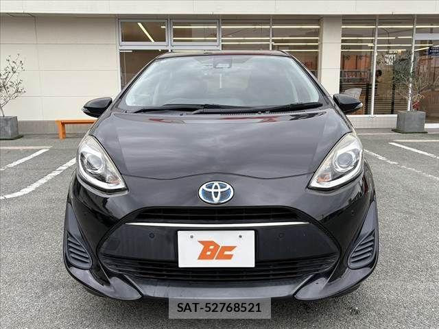 Toyota AQUA 2018-05 7356788-8