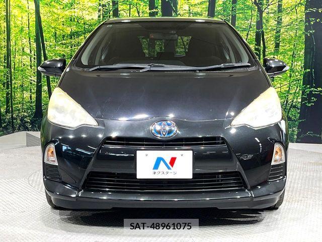 Toyota AQUA 2013-10 7356789-13