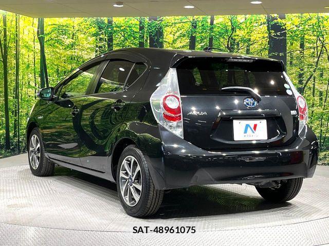 Toyota AQUA 2013-10 7356789-16