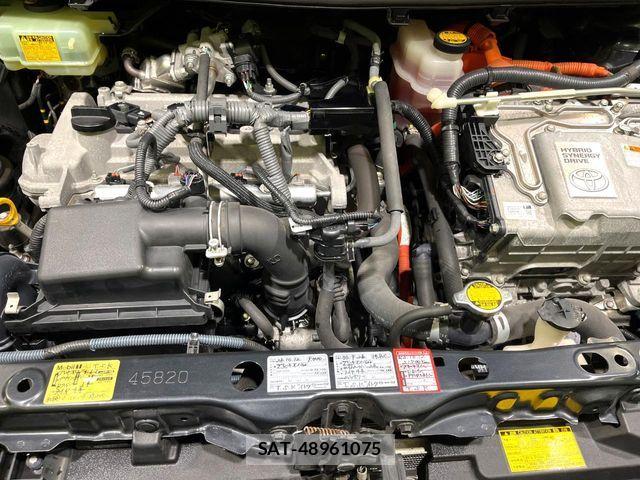 Toyota AQUA 2013-10 7356789-17