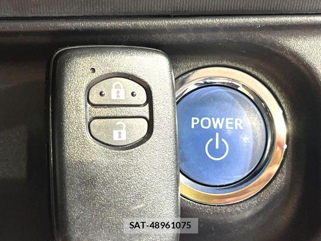 Toyota AQUA 2013-10 7356789-5